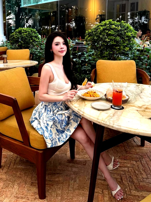 lyhythuedoxinh instagram image archive image
