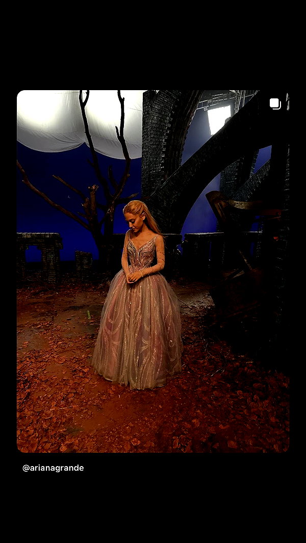 arianagrande instagram image archive image