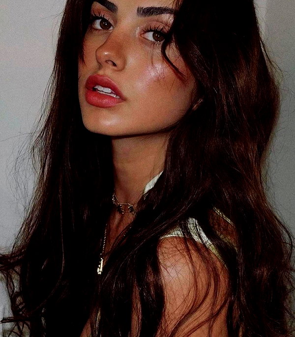 baddiesessence instagram image archive image