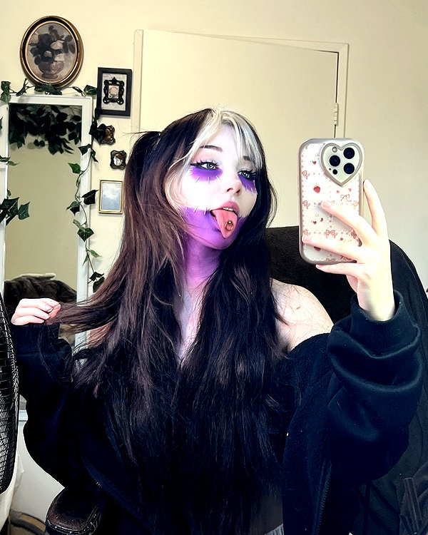 danielle.mercedie instagram image archive image