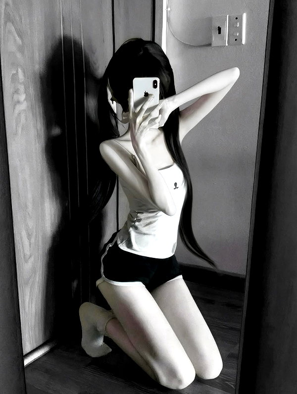 milkyzz_00 instagram image archive image