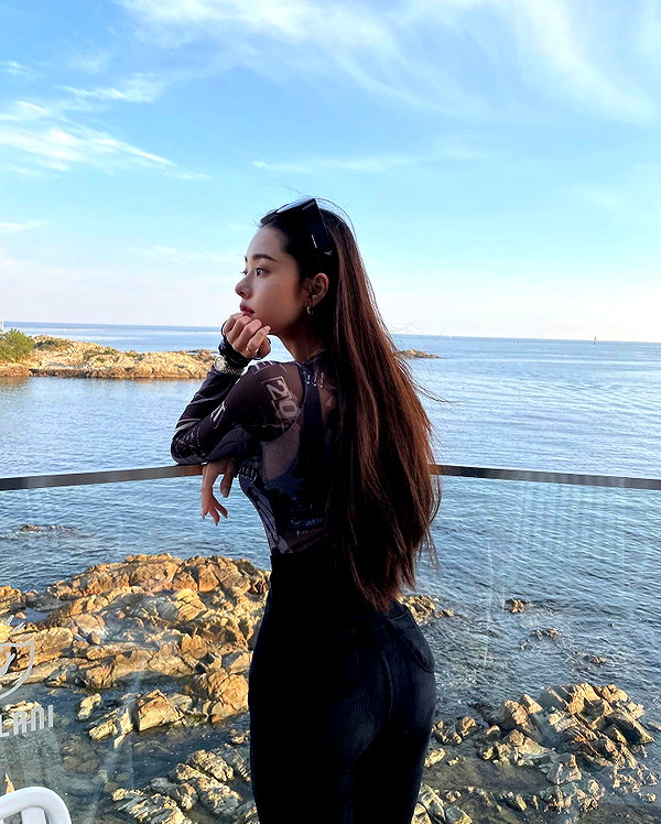 dear.zia instagram image archive image