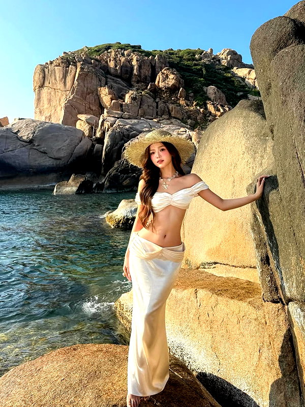 lyhythuedoxinh instagram image archive image