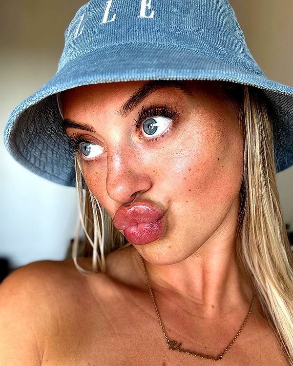 rhiannonbluee instagram image archive image