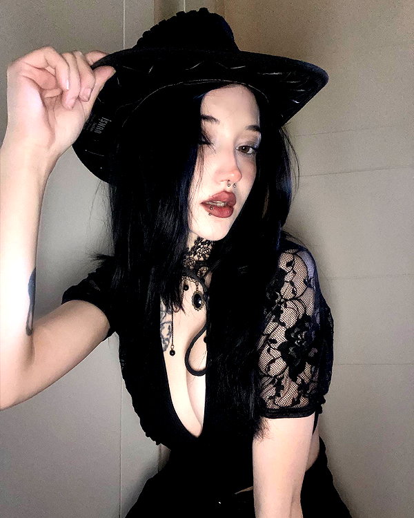 madamist_ instagram image archive image