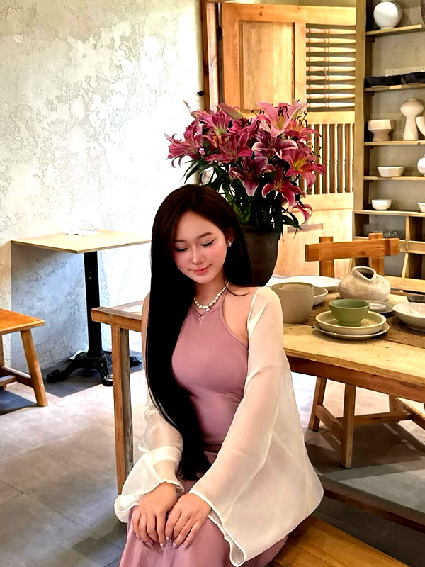 lyhythuedoxinh instagram image archive image