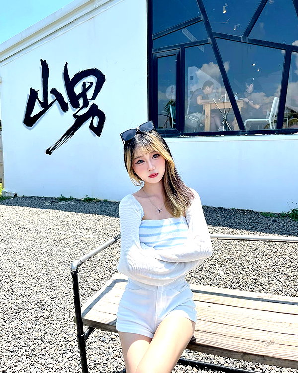 52._.0921 instagram image archive image