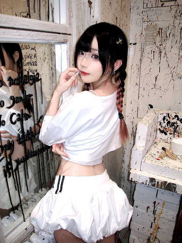 nixqq.425_ instagram image archive image