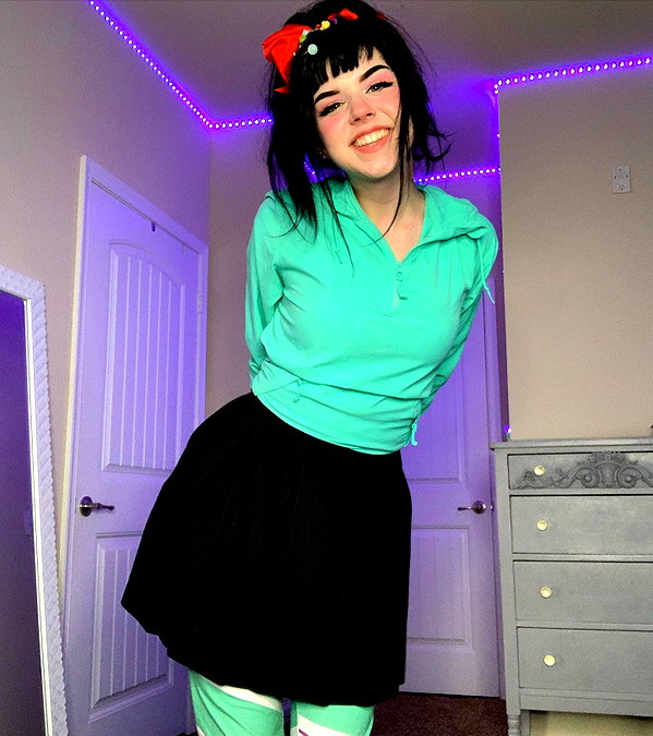 yeahimcaroline instagram image archive image