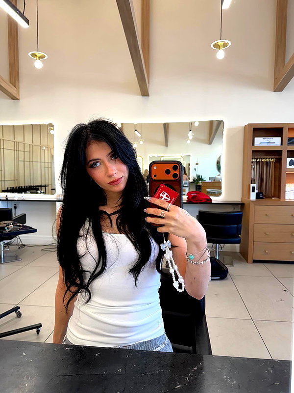 ellianawalmsley instagram image archive image