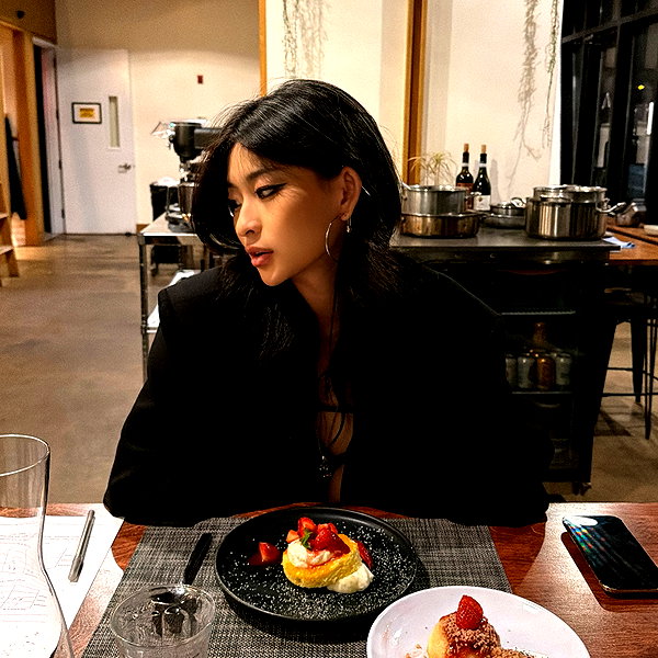 yifan.liii instagram image archive image