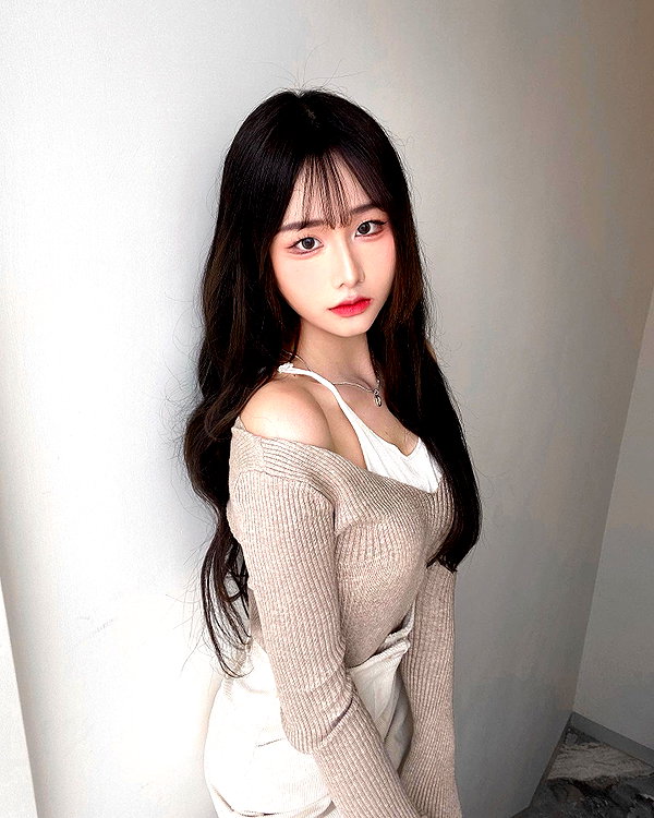 lai_931201 instagram image archive image