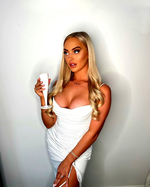 rhiannonbluee instagram image archive image