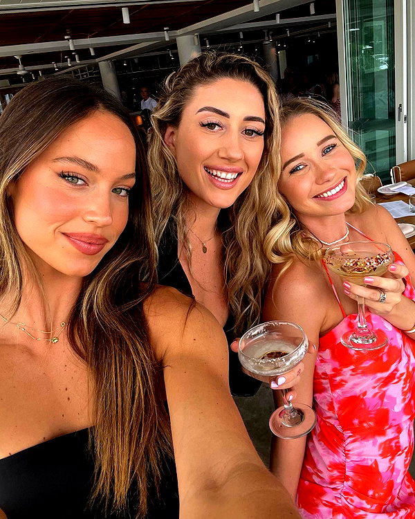 olivia.mathers instagram image archive image