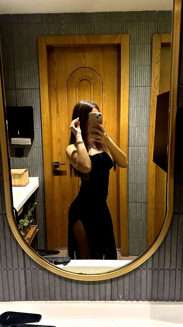 leonie_08.06_ instagram image archive image