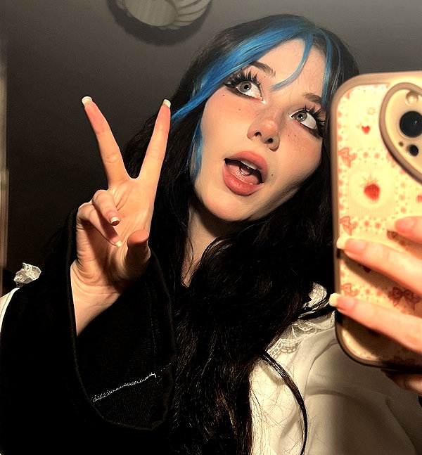 danielle.mercedie instagram image archive image