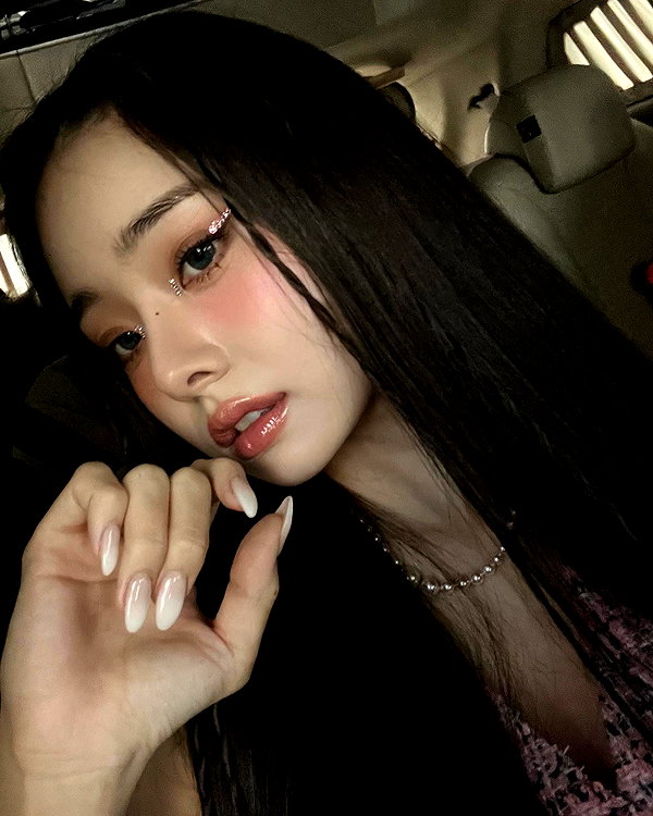 dear.zia instagram image archive image