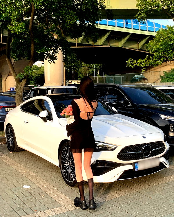 daxbin instagram image archive image