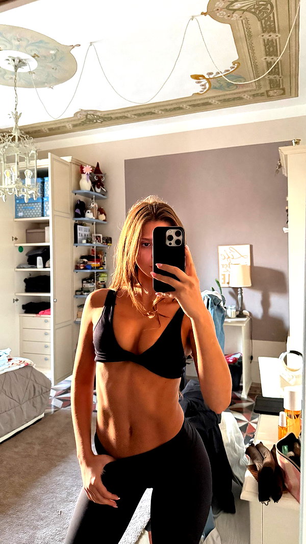 giulia.monico instagram image archive image
