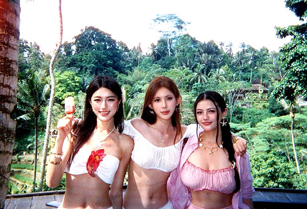claire_is_miiii instagram image archive image