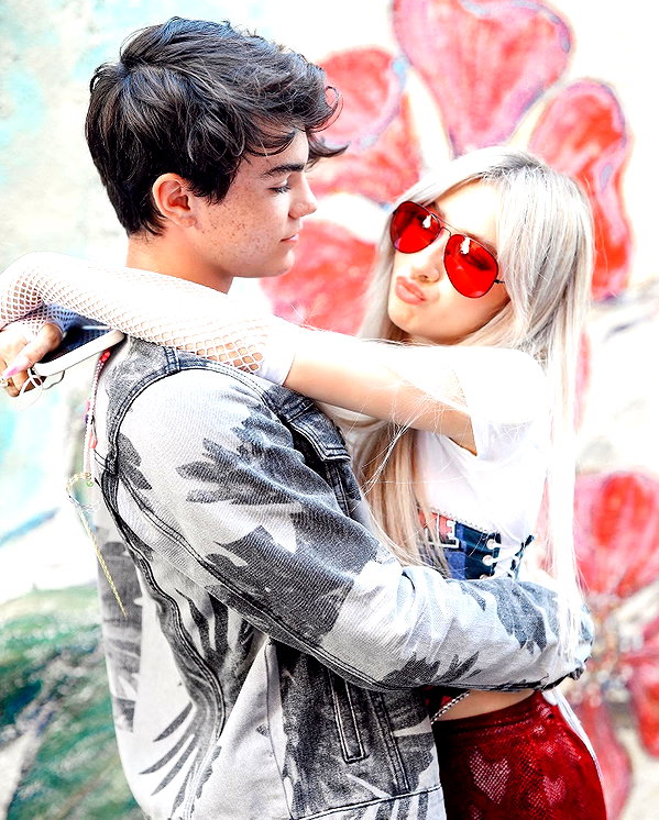ellianawalmsley instagram image archive image
