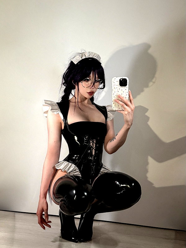 zira_merz instagram image archive image