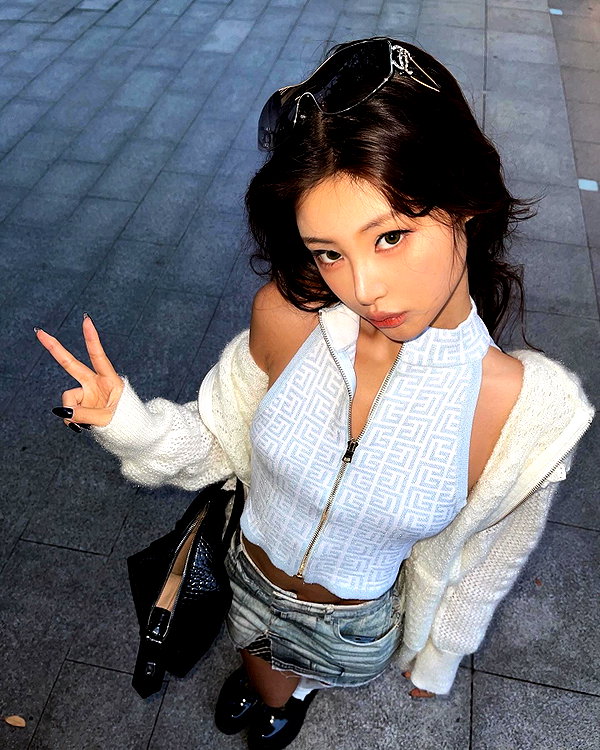ll.lu1s instagram image archive image