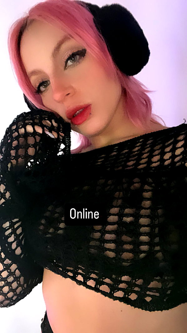 cyber_zoe_ instagram image archive image