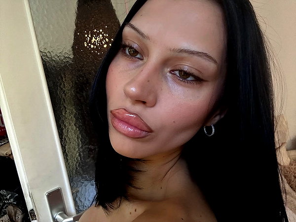 karolinaawasik instagram image archive image