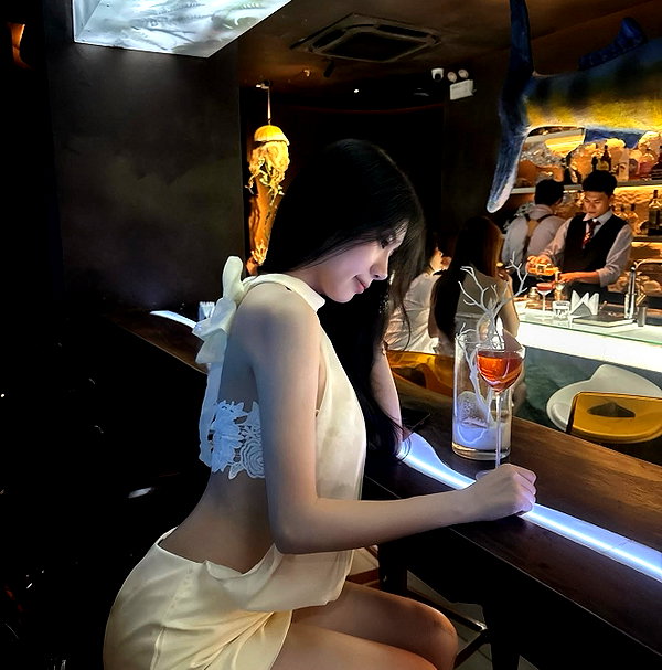 lyhythuedoxinh instagram image archive image
