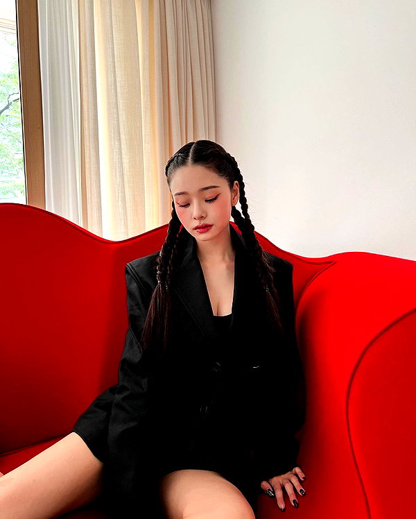 dear.zia instagram image archive image