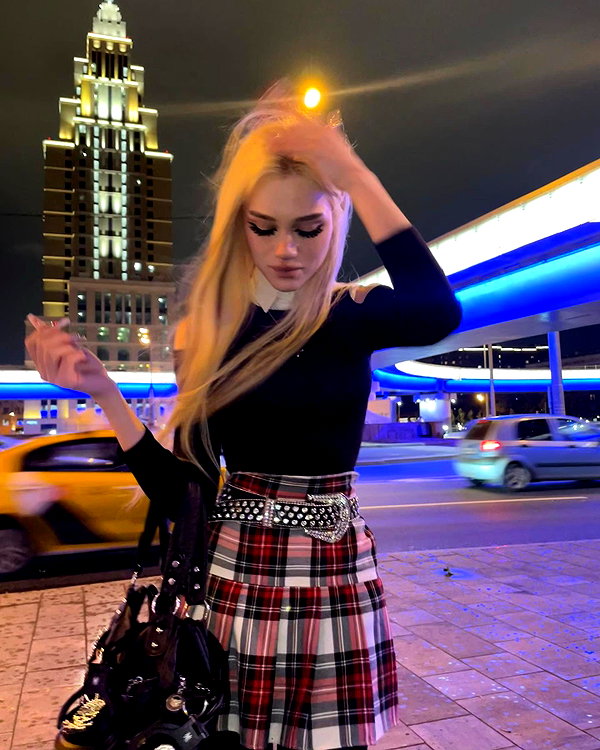 vik4au instagram image archive image