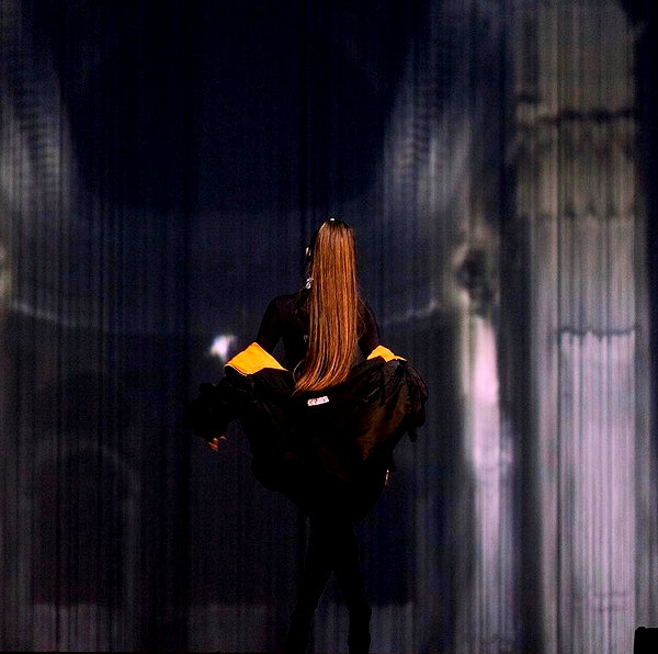 arianagrande instagram image archive image