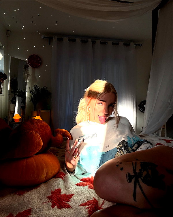 peachtoot.plz instagram image archive image