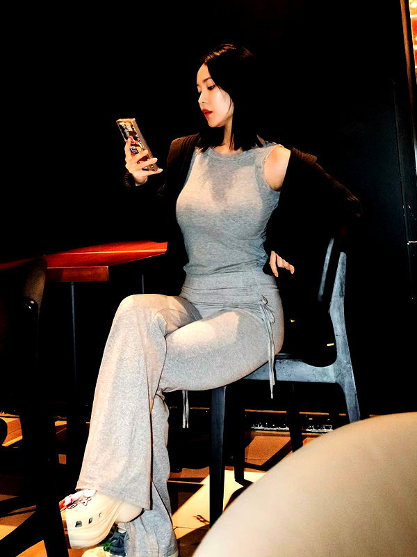 norajoy_official instagram image archive image