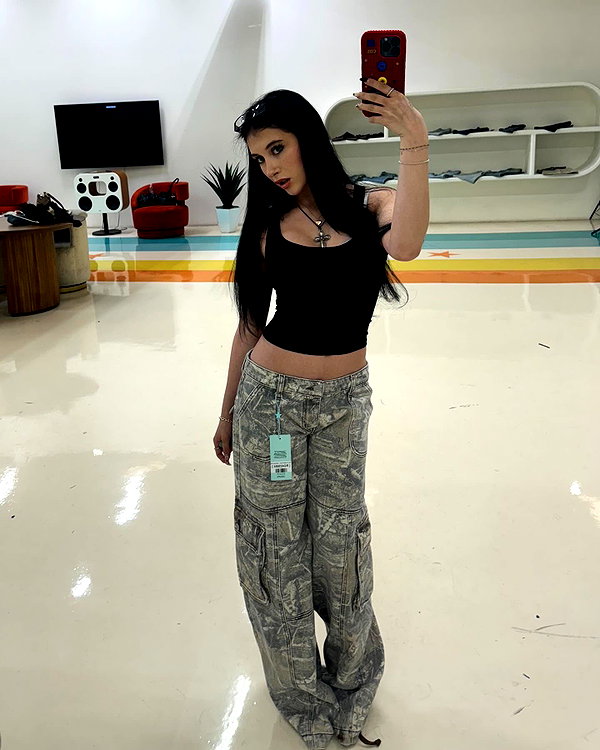 ellianawalmsley instagram image archive image