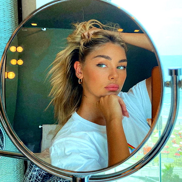 maya.keyy instagram image archive image