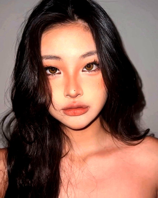 ll.lu1s instagram image archive image