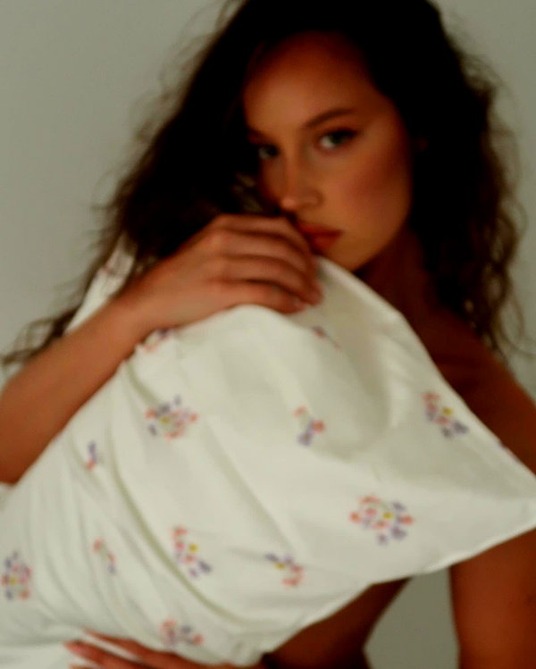 olivia.mathers instagram image archive image