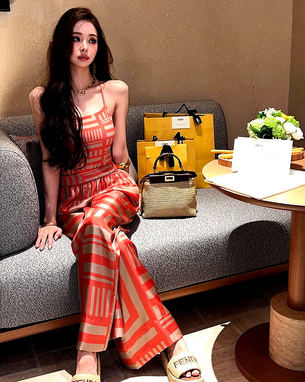 dear.zia instagram image archive image