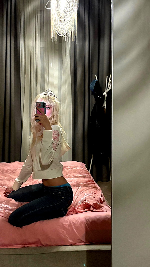 anya4everr instagram image archive image