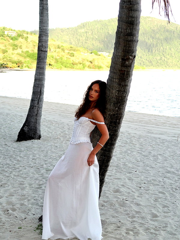 olivia.mathers instagram image archive image