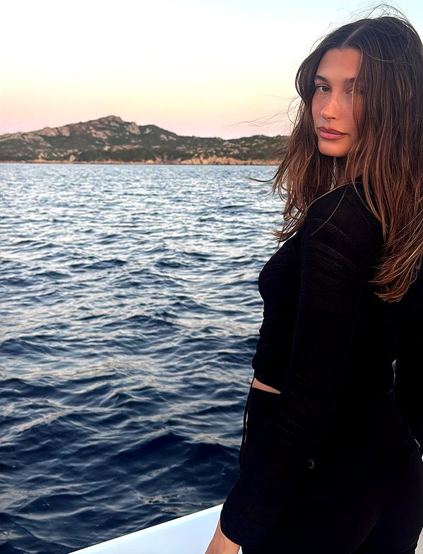 haileybieber instagram image archive image