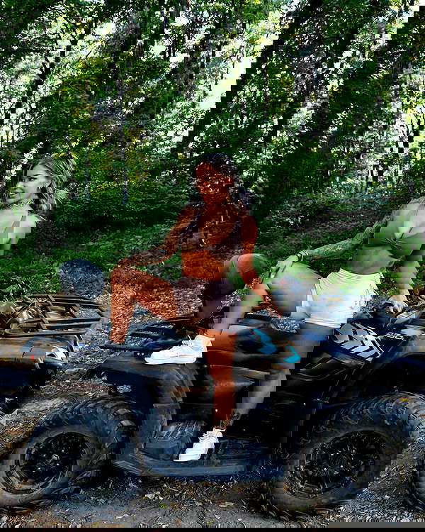 itshayleydavies itshayleydavies archive image