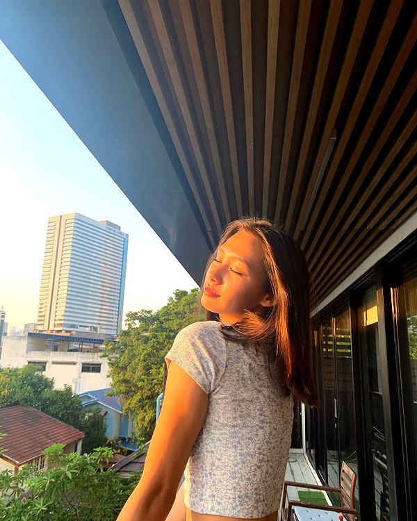 cait.knight instagram image archive image