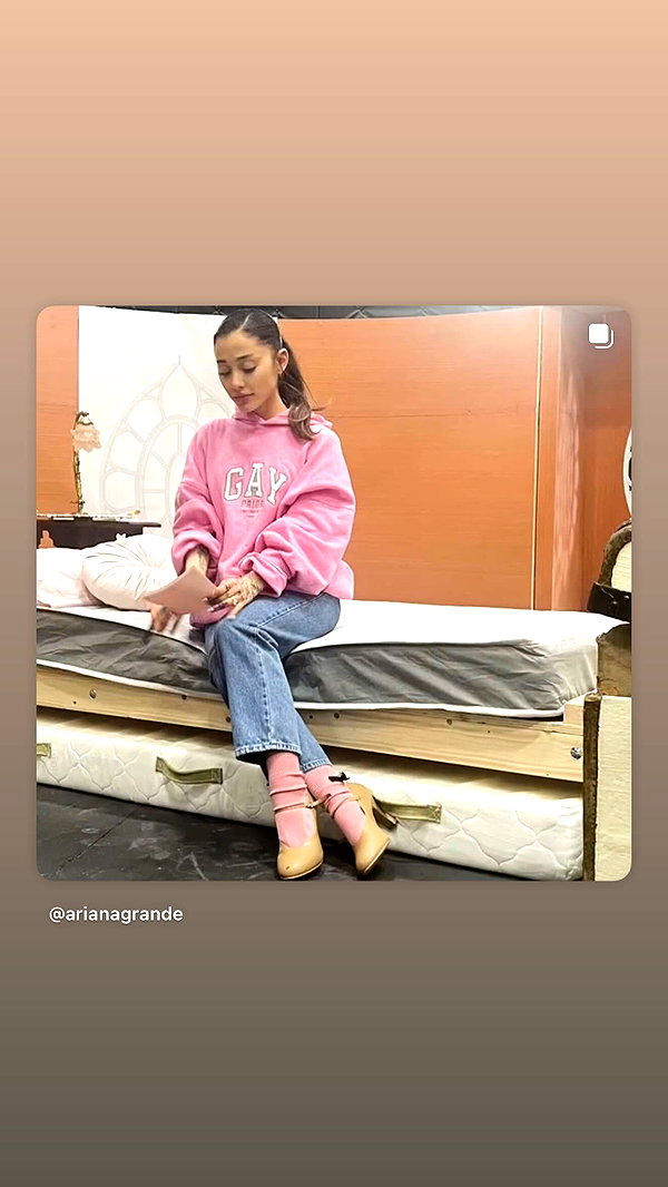 arianagrande instagram image archive image
