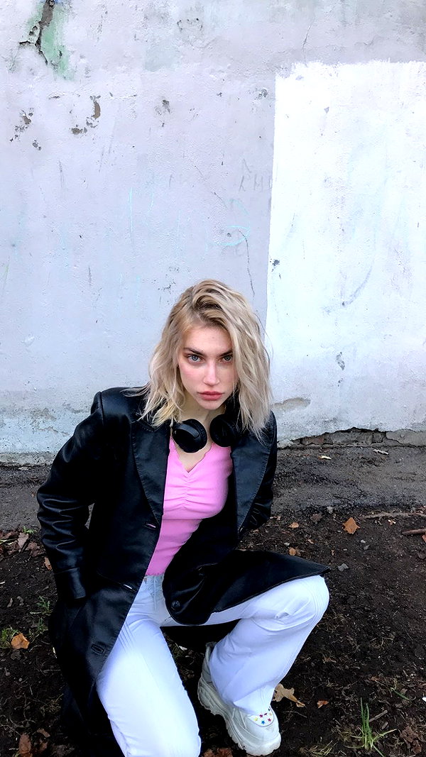 alien.hanna instagram image archive image