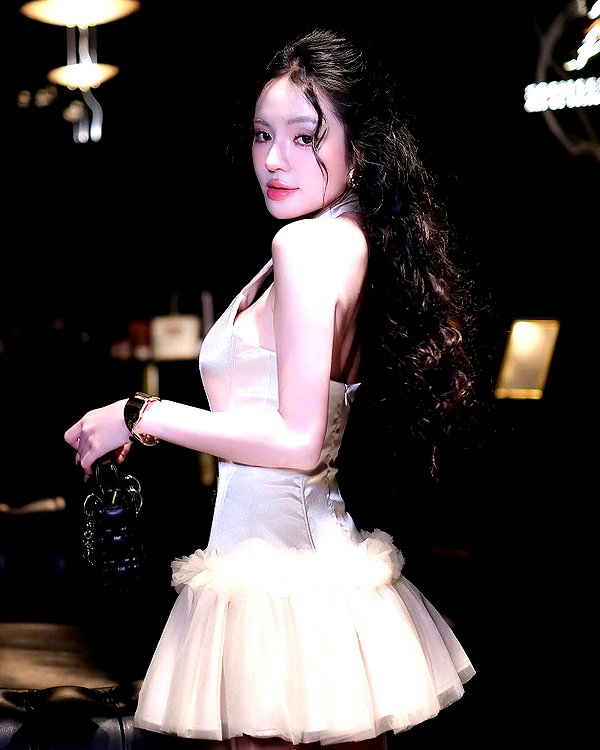 lyhythuedoxinh instagram image archive image