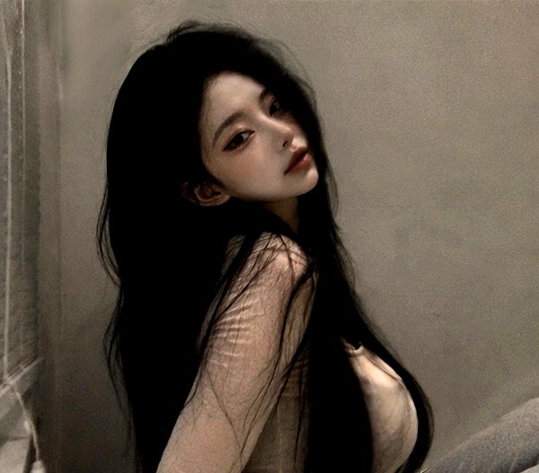 Archived image from @owol.xx on Instagram