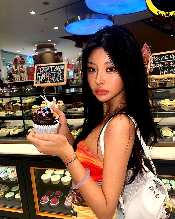 ll.lu1s instagram image archive image